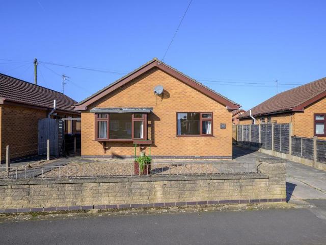 2 bedroom detached bungalow for sale