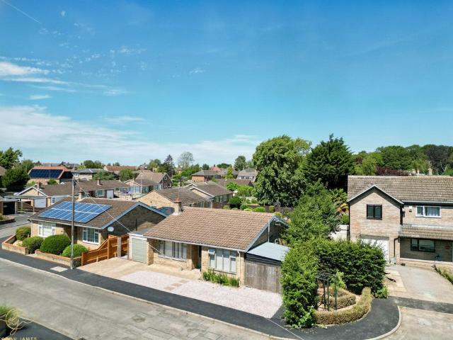 2 bedroom detached bungalow for sale