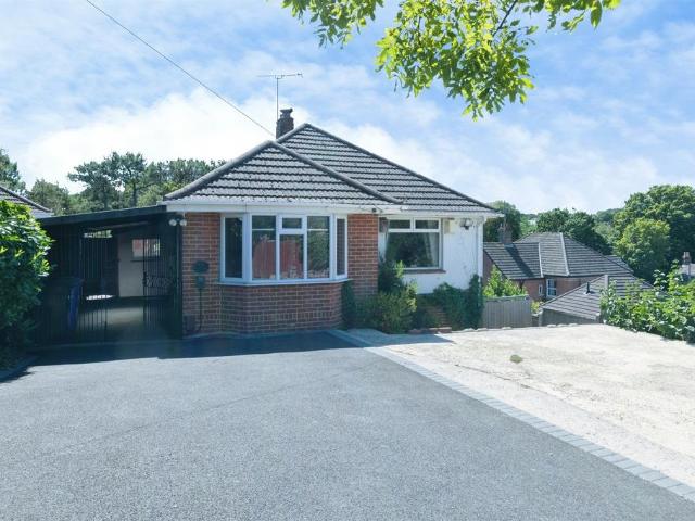 2 bedroom detached bungalow for sale
