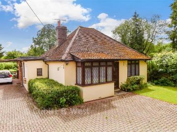 2 bedroom detached bungalow for sale