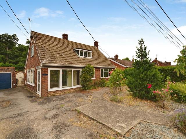 2 bedroom detached bungalow for sale