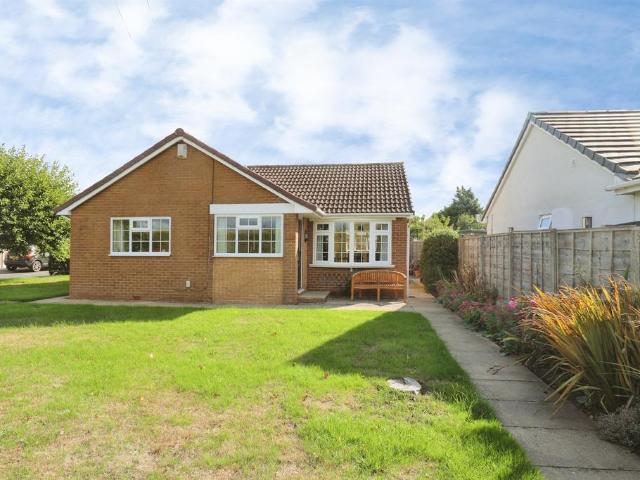 2 bedroom detached bungalow for sale