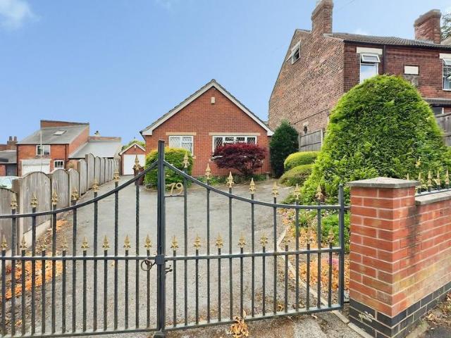 2 bedroom detached bungalow for sale