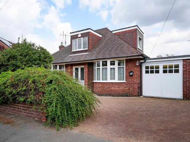 2 bedroom detached bungalow for sale