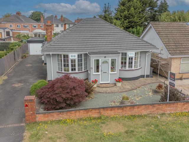 2 bedroom detached bungalow for sale