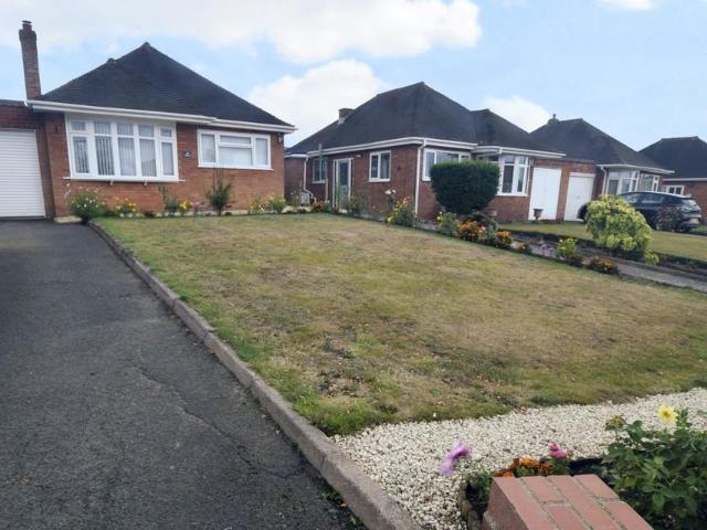 2 bedroom detached bungalow for sale