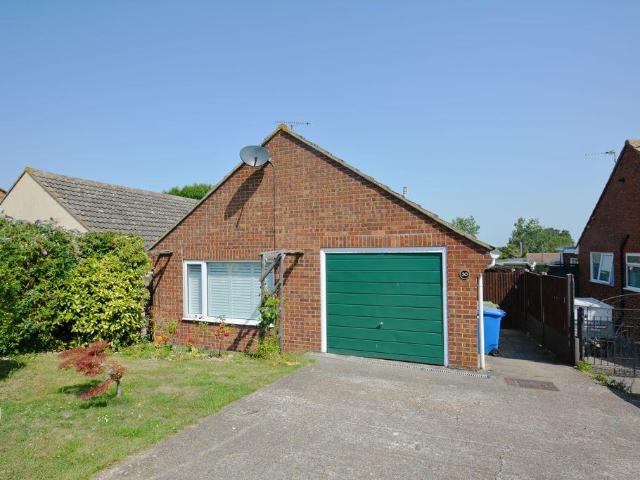 2 bedroom detached bungalow for sale