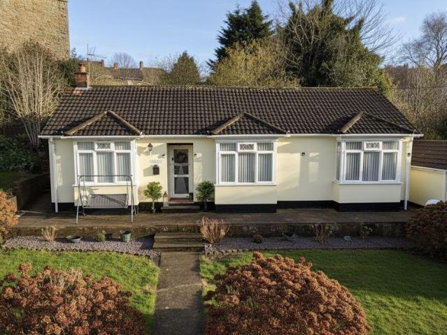2 bedroom detached bungalow for sale