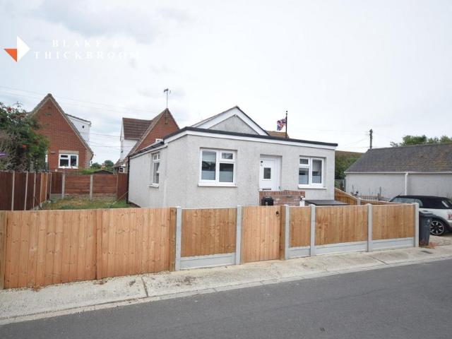 2 bedroom detached bungalow for sale