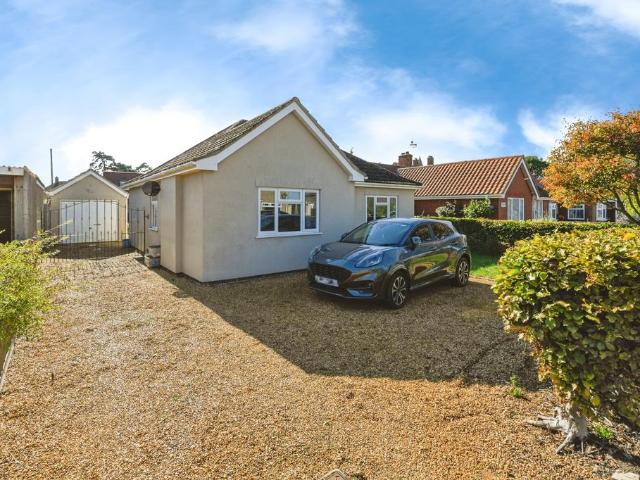 2 bedroom detached bungalow for sale