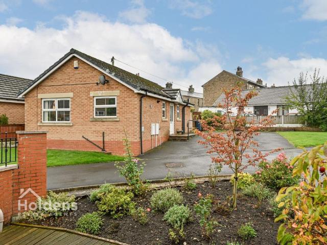2 bedroom detached bungalow for sale