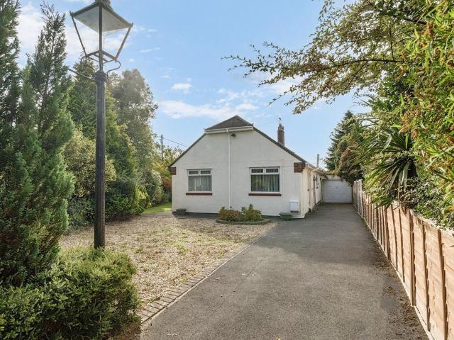 2 bedroom detached bungalow for sale