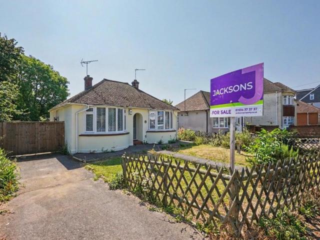 2 bedroom detached bungalow for sale