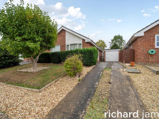 2 bedroom detached bungalow for sale