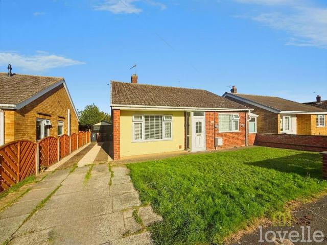 2 bedroom detached bungalow for sale
