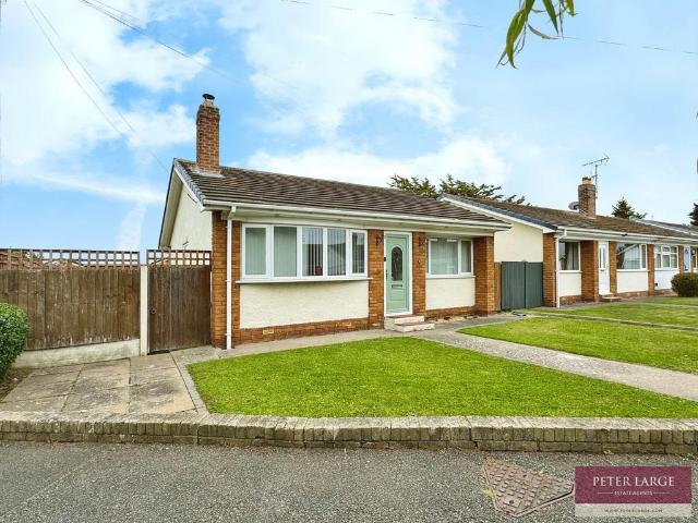 2 bedroom detached bungalow for sale