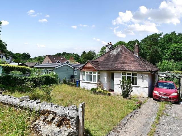 2 bedroom detached bungalow for sale
