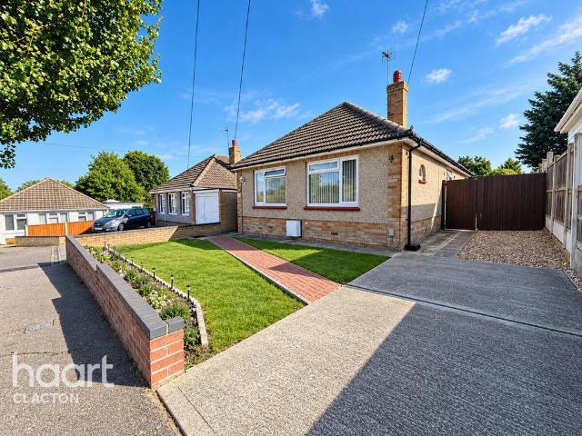 2 bedroom detached bungalow for sale