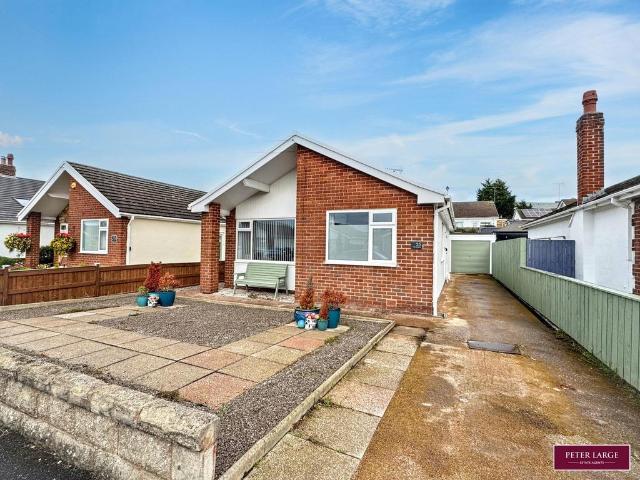 2 bedroom detached bungalow for sale