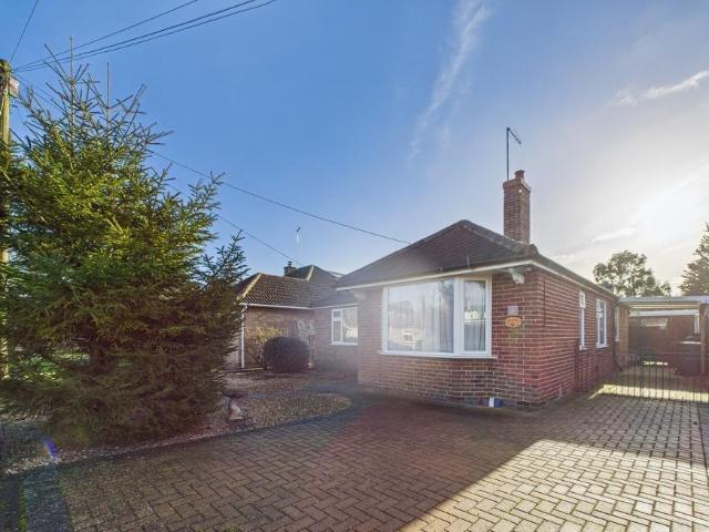 2 bedroom detached bungalow for sale