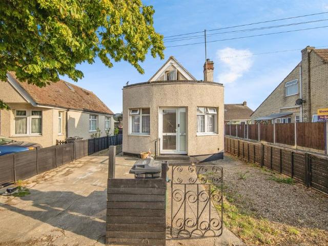 2 bedroom detached bungalow for sale