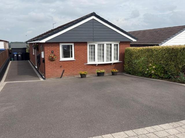 2 bedroom detached bungalow for sale