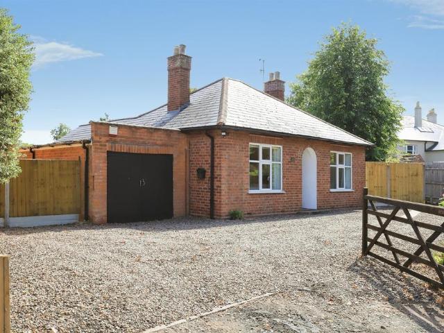 2 bedroom detached bungalow for sale