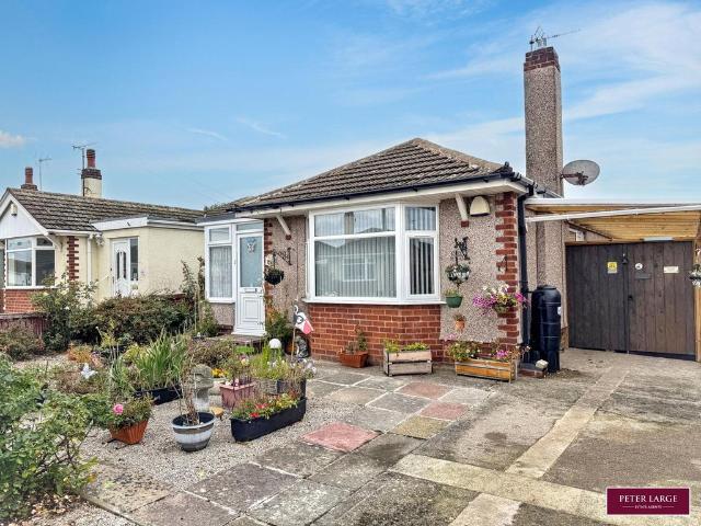 2 bedroom detached bungalow for sale
