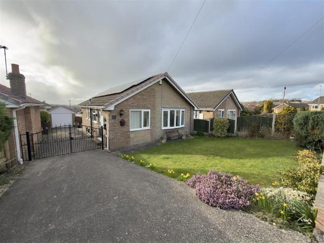 2 bedroom detached bungalow for sale