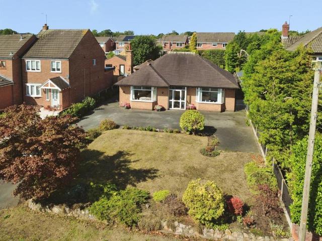 2 bedroom detached bungalow for sale