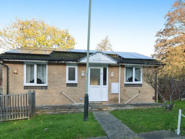 2 bedroom detached bungalow for sale