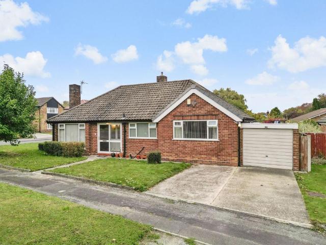 2 bedroom detached bungalow for sale