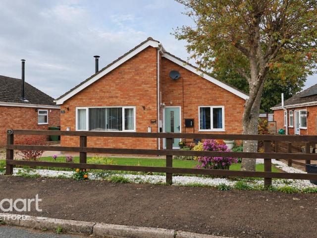 2 bedroom detached bungalow for sale