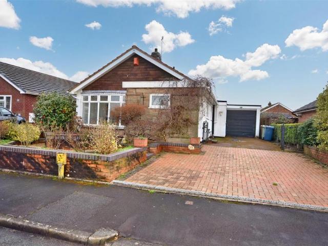 2 bedroom detached bungalow for sale
