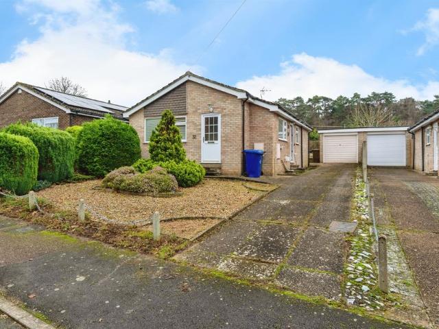 2 bedroom detached bungalow for sale
