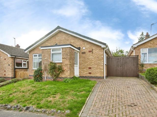 2 bedroom detached bungalow for sale