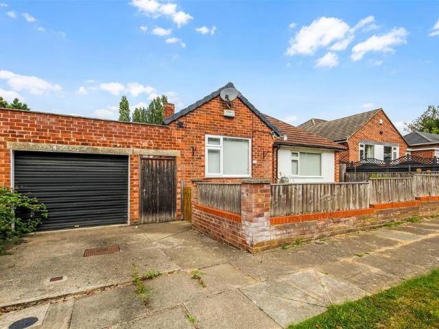2 bedroom detached bungalow for sale