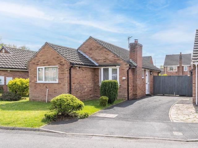 2 bedroom detached bungalow for sale