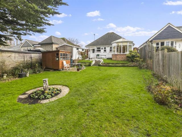 2 bedroom detached bungalow for sale