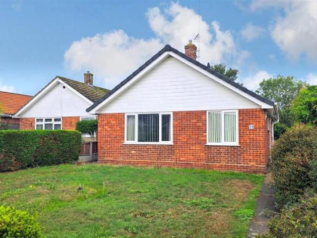 2 bedroom detached bungalow for sale