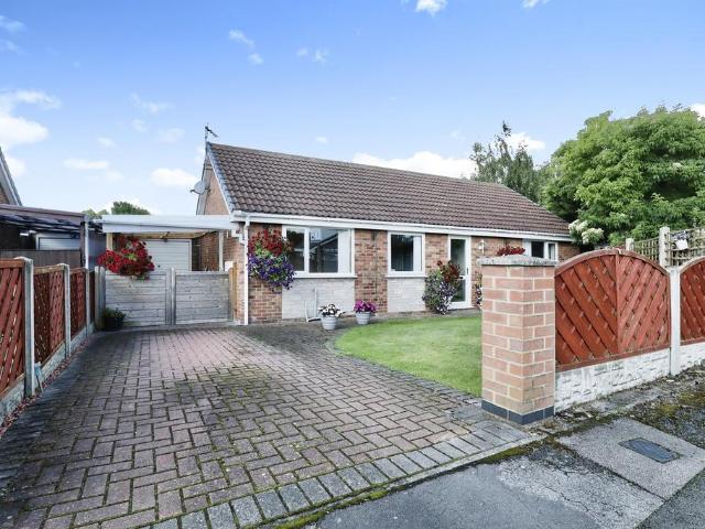 2 bedroom detached bungalow for sale
