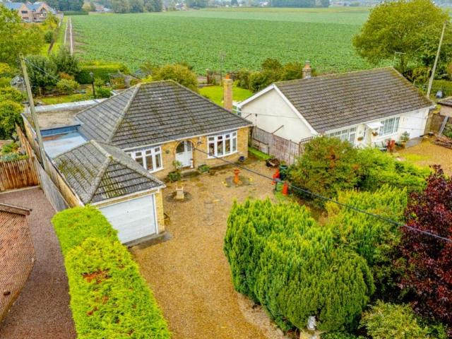 2 bedroom detached bungalow for sale