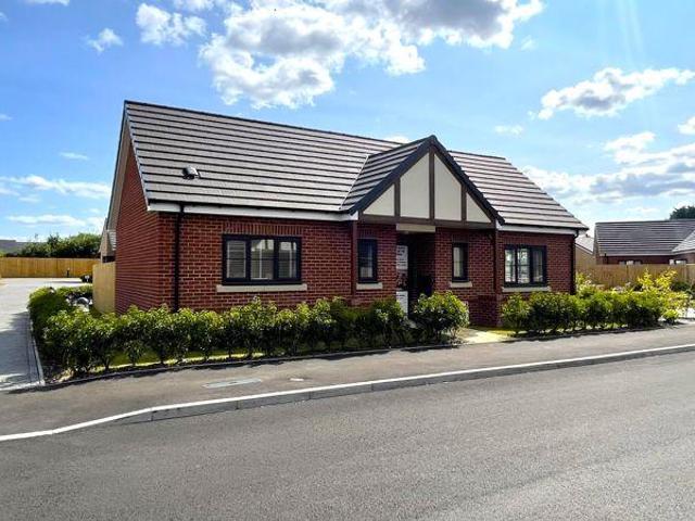2 bedroom detached bungalow for sale