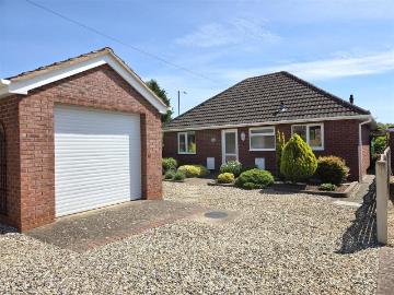 2 bedroom detached bungalow for sale