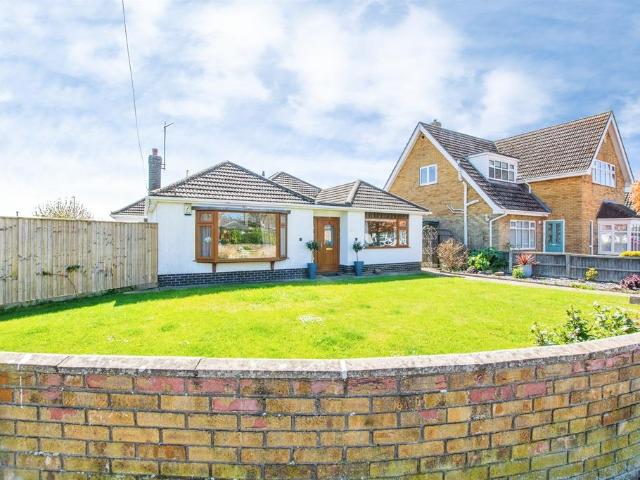 2 bedroom detached bungalow for sale