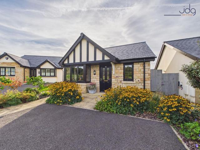 2 bedroom detached bungalow for sale