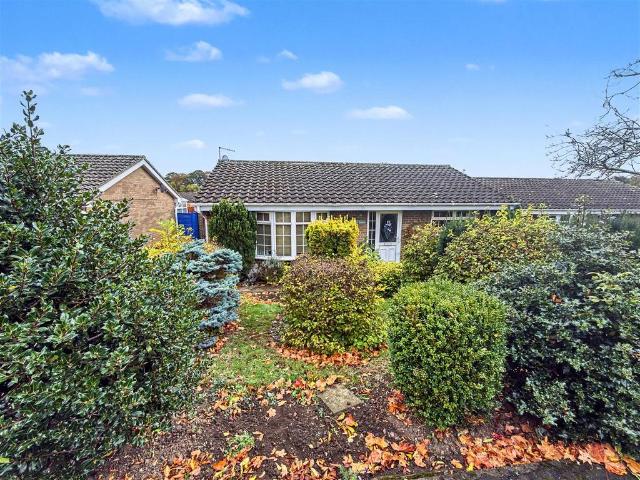 2 bedroom detached bungalow for sale