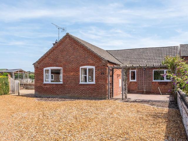 2 bedroom detached bungalow for sale