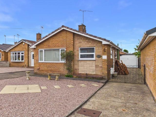 2 bedroom detached bungalow for sale
