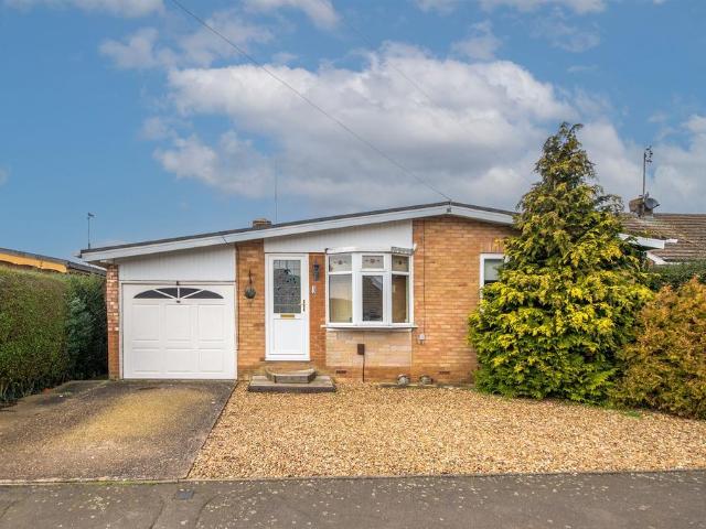 2 bedroom detached bungalow for sale